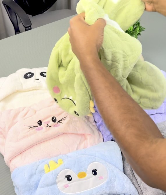 Critter hooded bath towels